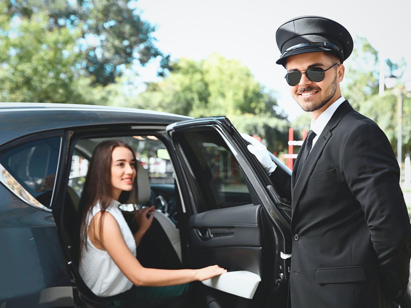 Elevate Your Arrival: Unleashing Excellence with Premier Airport Service in Miami by System Shuttle Miami