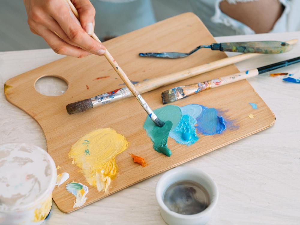 Crafting Brilliance: Exploring Resin DIY Kits Singapore