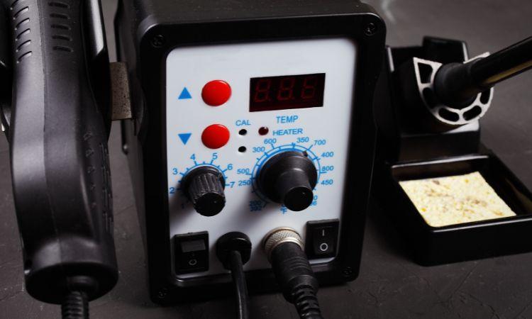 The Ultimate Guide to Choosing the Right Soldering Station for Your Needs