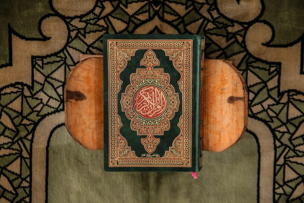 Exploring Quran Tajweed Rules for Fluent Reading